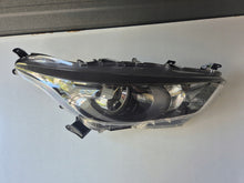 Load image into Gallery viewer, Frontscheinwerfer Toyota 4 Yaris Rechts Scheinwerfer Headlight