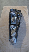 Load image into Gallery viewer, Frontscheinwerfer Audi A1 8X0941003 Links Scheinwerfer Headlight