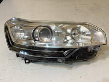 Laden Sie das Bild in den Galerie-Viewer, Frontscheinwerfer Citroën C5 III 9674869880 Xenon Rechts Scheinwerfer Headlight