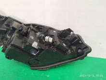 Load image into Gallery viewer, Frontscheinwerfer Toyota Yaris Links Scheinwerfer Headlight