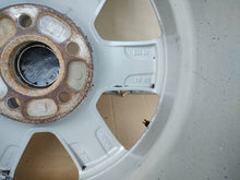 Laden Sie das Bild in den Galerie-Viewer, 1x Alufelge 16 Zoll 7.0&quot; 5x108 50ET 30724024 Volvo Rim Wheel