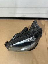 Laden Sie das Bild in den Galerie-Viewer, Frontscheinwerfer Mercedes-Benz W213 A2138202161 Links Scheinwerfer Headlight SCH1341456960nx