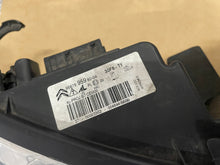 Laden Sie das Bild in den Galerie-Viewer, Frontscheinwerfer Citroën C4 II 9687895980 Xenon Rechts Scheinwerfer Headlight