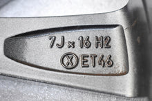 Laden Sie das Bild in den Galerie-Viewer, 1x Alufelge 16 Zoll 7.0&quot; 5x100 46ET 6V0601025J 6V0601025G MAD-AR81 Mg Rim Wheel