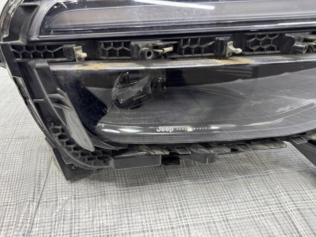 Frontscheinwerfer Jeep I 52218717 Rechts Scheinwerfer Headlight SCH4499332952in