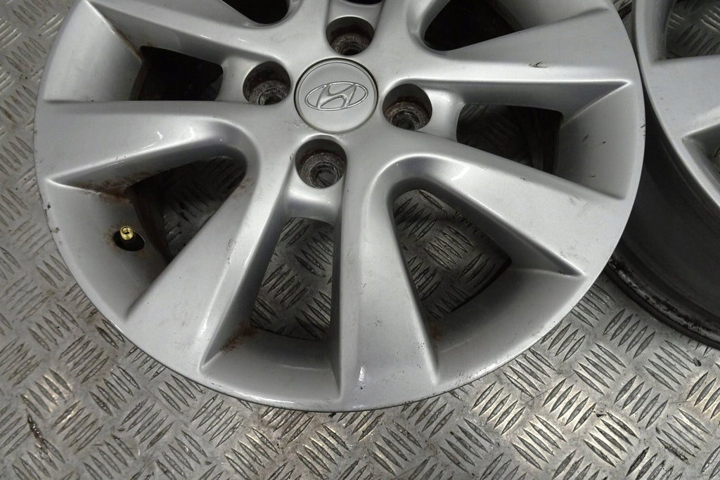 1x Alufelge 15 Zoll 6.0" 4x100 50ET 52910-1J805 Hyundai I20 Rim Wheel