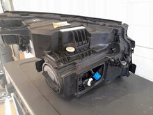 Laden Sie das Bild in den Galerie-Viewer, Frontscheinwerfer Mercedes-Benz Eqc RKC12365 Vorderseite Scheinwerfer Headlight SCH4410624000rn