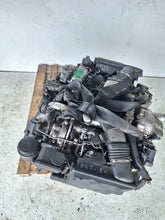 Load image into Gallery viewer, Motor Mercedes-Benz W164 W251 642950 3.0 CDI 200TKm Diesel Engine Unkomplett