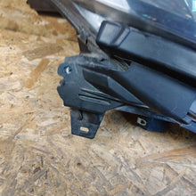 Laden Sie das Bild in den Galerie-Viewer, Frontscheinwerfer Opel Zafira C 030126320205 39009022RH Rechts Headlight SCH1151915550xr
