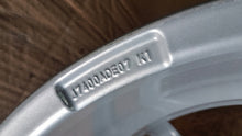 Load image into Gallery viewer, 1x Alufelge 17 Zoll 7.0&quot; 5x114.3 53ET Kia Proceed Rim Wheel