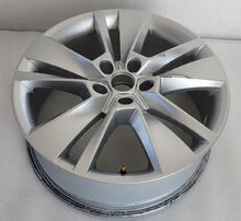 Laden Sie das Bild in den Galerie-Viewer, 1x Alufelge 18 Zoll 7.0&quot; 5x112 43ET 565601025C Skoda Kodiaq Rim Wheel
