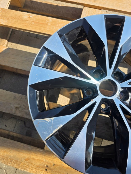 1x Alufelge 18 Zoll 8.0" 5x112 44ET Glanz Schwarz 3V0601025P Skoda Superb Iii FEL6415276928bk
