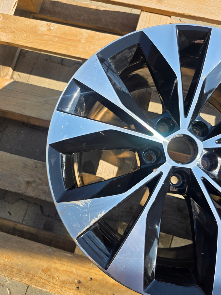 1x Alufelge 18 Zoll 8.0" 5x112 44ET Glanz Schwarz 3V0601025P Skoda Superb Iii FEL6415276928bk