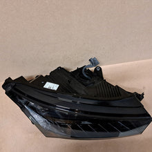 Laden Sie das Bild in den Galerie-Viewer, Frontscheinwerfer Skoda Enyaq 5LB941016A LED Rechts Scheinwerfer Headlight SCH2841723870oz