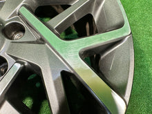 Load image into Gallery viewer, 1x Alufelge 18 Zoll 7.5&quot; 5x114.3 50ET 52910-CM300 Hyundai Kona Rim Wheel