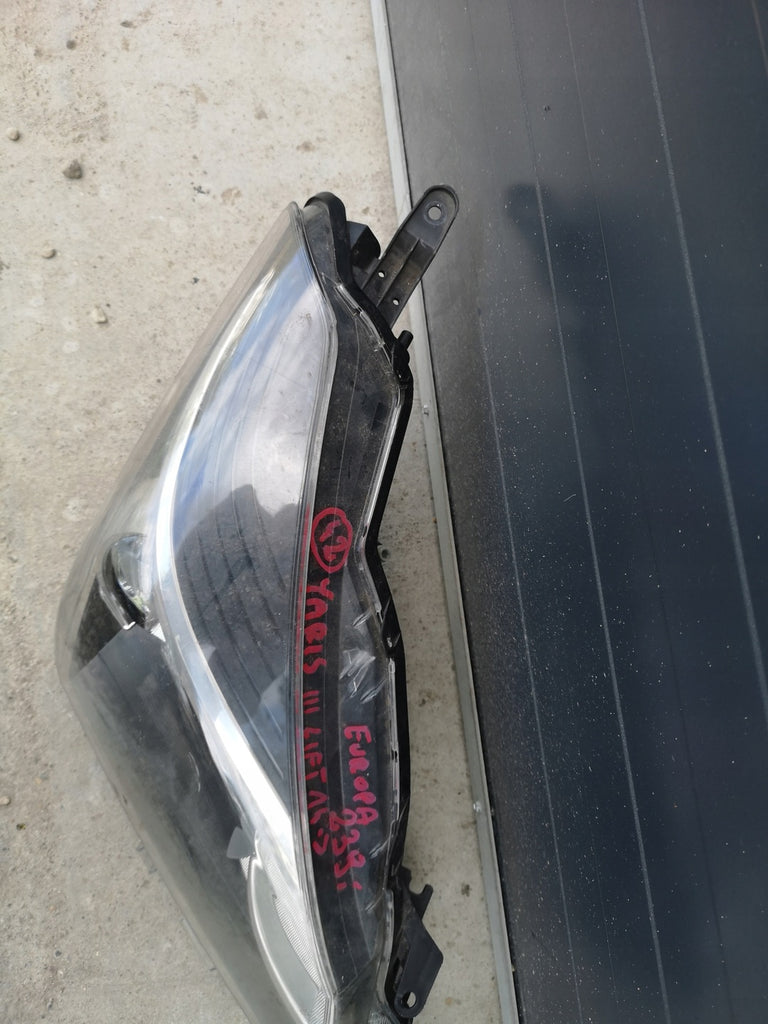 Frontscheinwerfer Toyota Yaris LED Ein Stück (Rechts oder Links) Headlight