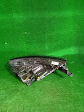 Laden Sie das Bild in den Galerie-Viewer, Frontscheinwerfer Skoda Kamiq 658941015 Full LED Links Scheinwerfer Headlight SCH3407754928ht