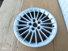 Laden Sie das Bild in den Galerie-Viewer, 1x Alufelge 17 Zoll 8.0" 5x112 46ET Glanz Silber 8Y0601025B Audi A3 Rim Wheel FEL6918635775bq