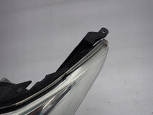 Laden Sie das Bild in den Galerie-Viewer, Frontscheinwerfer Toyota Avensis Links Scheinwerfer Headlight SCH9304318121jg