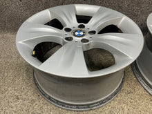 Laden Sie das Bild in den Galerie-Viewer, 1x Alufelge 19 Zoll 9.0" 5x120 48ET Silber 6772247 BMW X5 E70 E71 Rim Wheel FEL9717014840es