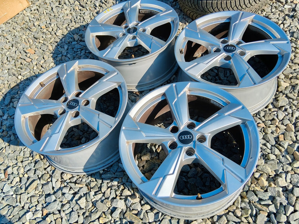 4x Alufelge 18 Zoll 8.0" 5x112 39ET Glanz Silber 4K0601025D Audi C8 Rim Wheel FEL5074673487cr