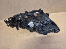 Laden Sie das Bild in den Galerie-Viewer, Frontscheinwerfer Mazda 6 Gj 10065033 LED Ein Stück (Rechts oder Links)