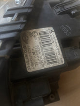 Load image into Gallery viewer, Frontscheinwerfer Mini R56 0301225272 Ein Stück (Rechts oder Links) Headlight SCH3703642083sj