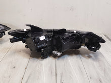 Laden Sie das Bild in den Galerie-Viewer, Frontscheinwerfer Mitsubishi Outlander III Full LED Rechts oder Links SCH8138158813cz