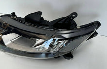 Laden Sie das Bild in den Galerie-Viewer, Frontscheinwerfer Mitsubishi Outlander 8301CB-83 Links Scheinwerfer Headlight SCH3861492108lk