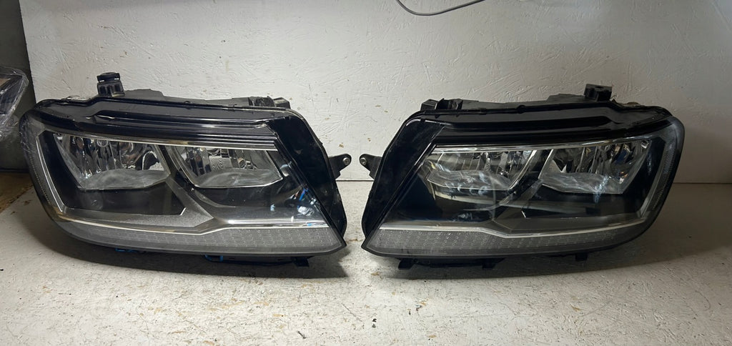 Frontscheinwerfer VW Tiguan 5NB941005B 5NB941006B Ein Satz Headlight SCH9946558262fy