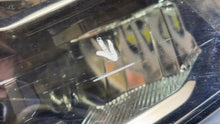 Laden Sie das Bild in den Galerie-Viewer, Frontscheinwerfer Citroën C5 III 73243669 Rechts Scheinwerfer Headlight SCH3356488374xv