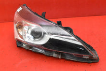 Laden Sie das Bild in den Galerie-Viewer, Frontscheinwerfer Toyota Verso 1091771-81110-0F181-00 Rechts Headlight SCH6315282705ln