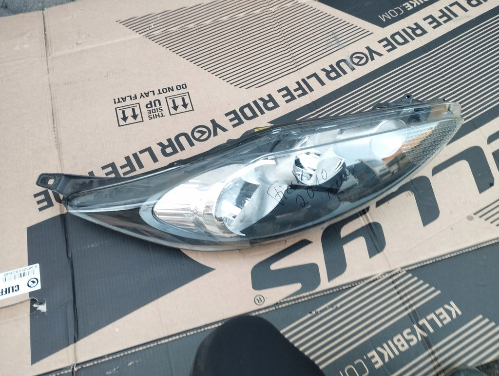 Frontscheinwerfer Ford Fiesta 8A61-13W029-AH Rechts Scheinwerfer Headlight SCH1475831817zn