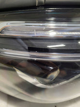 Laden Sie das Bild in den Galerie-Viewer, Frontscheinwerfer Mercedes-Benz W247 A247906480 Rechts Scheinwerfer Headlight SCH1998056080nb