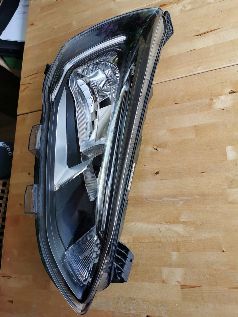 Frontscheinwerfer Ford Focus 18-MX7B-13E014-CC Rechts Scheinwerfer Headlight