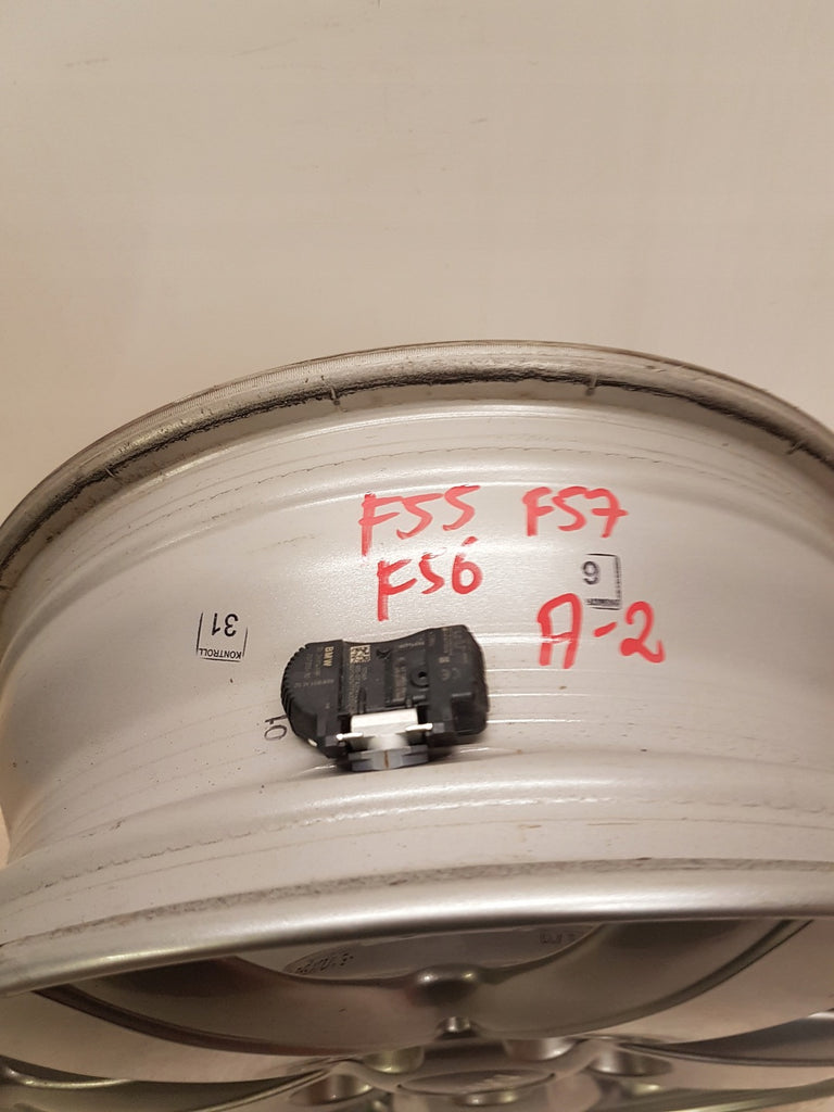 1x Alufelge 15 Zoll 5.5" 5x112 46ET Glanz Silber 6855101 Mini F57 F56 F55