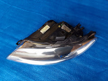 Laden Sie das Bild in den Galerie-Viewer, Frontscheinwerfer Audi Q7 4L0941003 Xenon Links Scheinwerfer Headlight SCH9193850782vy