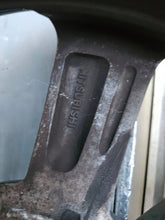 Laden Sie das Bild in den Galerie-Viewer, 1x Alufelge 15 Zoll HT5S01SHH Mitsubishi Space Star Rim Wheel FEL4464257373ns