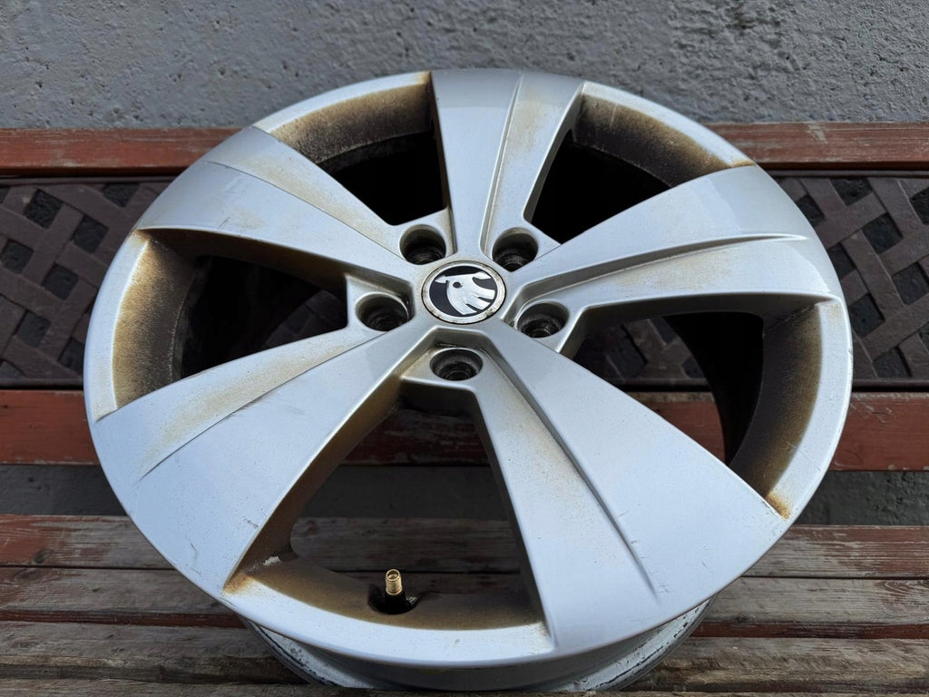 1x Alufelge 17 Zoll 6.5" 5x112 41ET 3V0601025AS Skoda Superb Iii Rim Wheel