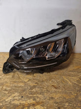 Laden Sie das Bild in den Galerie-Viewer, Frontscheinwerfer Peugeot 208 90200109 LED Links Scheinwerfer Headlight