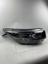 Laden Sie das Bild in den Galerie-Viewer, Frontscheinwerfer Iveco Daily IV 05802711799 LED Rechts Scheinwerfer Headlight SCH3903283180pl