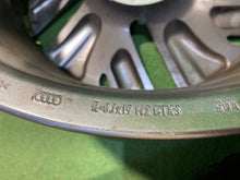 Laden Sie das Bild in den Galerie-Viewer, 1x Alufelge 19 Zoll 8.0" 5x112 43ET 85E601025 Audi A6 Rim Wheel FEL1452304056lt
