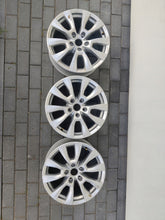 Laden Sie das Bild in den Galerie-Viewer, 1x Alufelge 17 Zoll 8.0" 5x120 49ET Glanz Silber 2H6601025A VW Amarok Rim Wheel FEL3512954543ag
