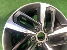 Load image into Gallery viewer, 1x Alufelge 18 Zoll 7.5" 5x114.3 52ET 52910-J9300 Hyundai Kona Rim Wheel FEL7524632821kq