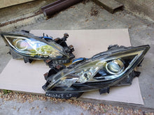 Laden Sie das Bild in den Galerie-Viewer, Frontscheinwerfer Mazda II Xenon Ein Stück (Rechts oder Links) Headlight