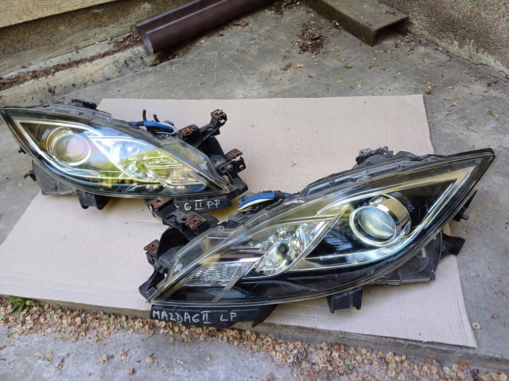 Frontscheinwerfer Mazda II Xenon Ein Stück (Rechts oder Links) Headlight