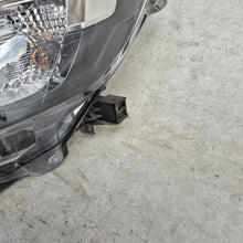 Laden Sie das Bild in den Galerie-Viewer, Frontscheinwerfer Toyota Hilux VIII Links Scheinwerfer Headlight SCH3669776049rp