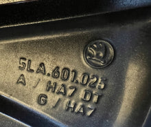 Laden Sie das Bild in den Galerie-Viewer, 1x Alufelge 19 Zoll 8.0&quot; 5x112 45ET 5LA601025 Skoda Enyaq Rim Wheel