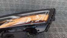 Laden Sie das Bild in den Galerie-Viewer, Frontscheinwerfer Skoda Octavia IV 5E4941035 Links Scheinwerfer Headlight SCH7903511129ya
