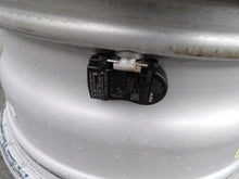 Laden Sie das Bild in den Galerie-Viewer, 1x Alufelge 16 Zoll 7.0" 5x120 31ET BMW Rim Wheel FEL4213930524rm